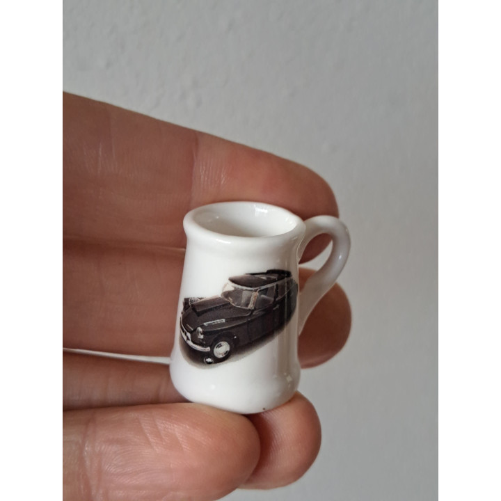 Porselein bierpul met Citroen DS 21 V6, D2xH3cm