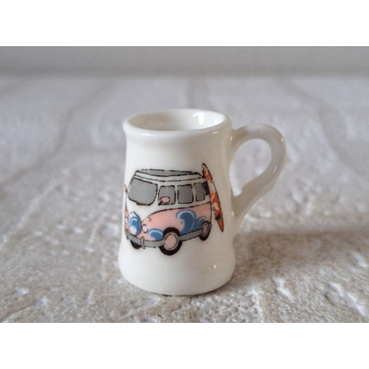 Porselein bierpul, Volkswagen bus met surfplank, D2xH3cm ro - handgemaakt