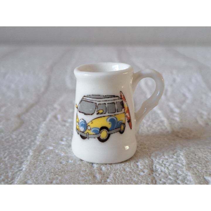 Porselein bierpul, Volkswagen bus met surfplank, D2xH3cm ge - handgemaakt