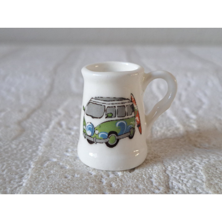Porselein bierpul, Volkswagen bus met surfplank, D2xH3cm grn - handgemaakt