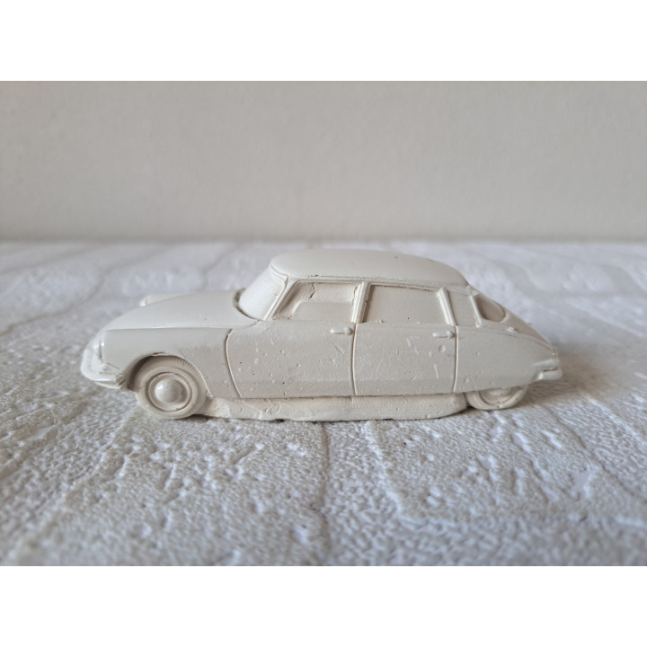 Citroen DS 19 gietmodel half geverfd, Keramisch gips 11x4x3.5cm - handgemaakt