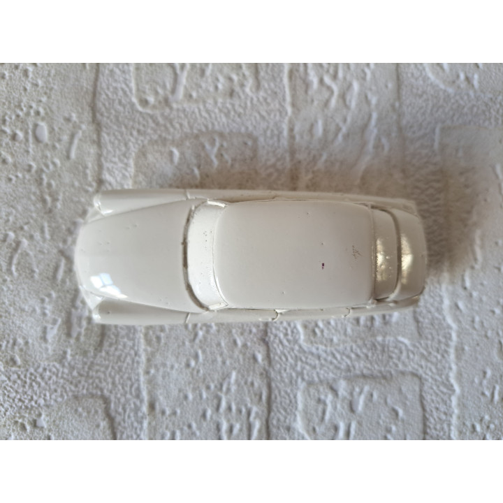 Citroen DS 19 gietmodel half geverfd, Keramisch gips 11x4x3.5cm - handgemaakt