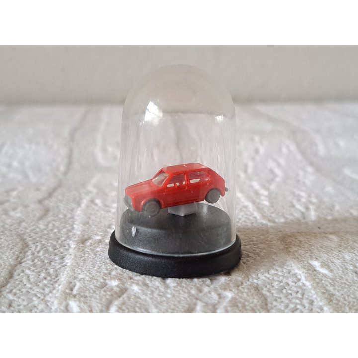 Volkswagen Golf type 1 1:160 in stolpje, kunststof D3xH4.5cm - modelauto