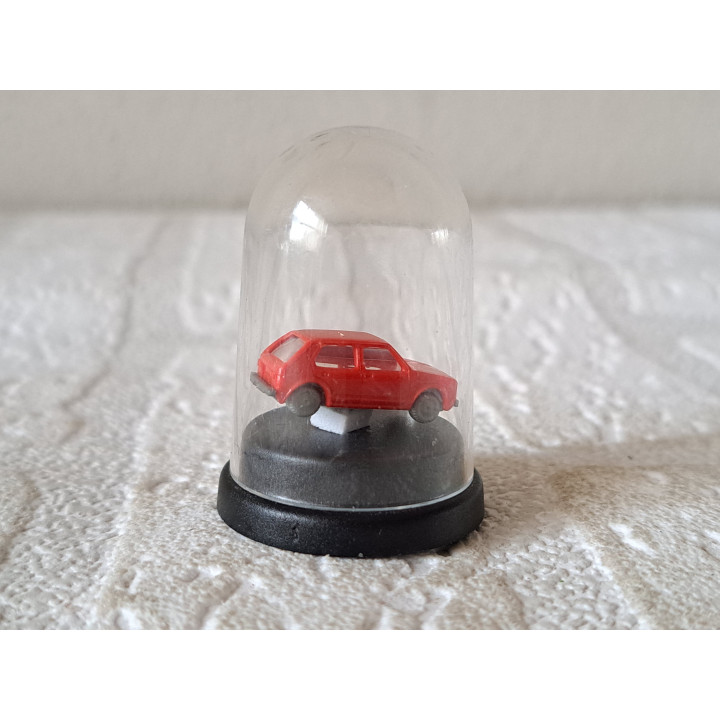 Volkswagen Golf type 1 1:160 in stolpje, kunststof D3xH4.5cm - modelauto