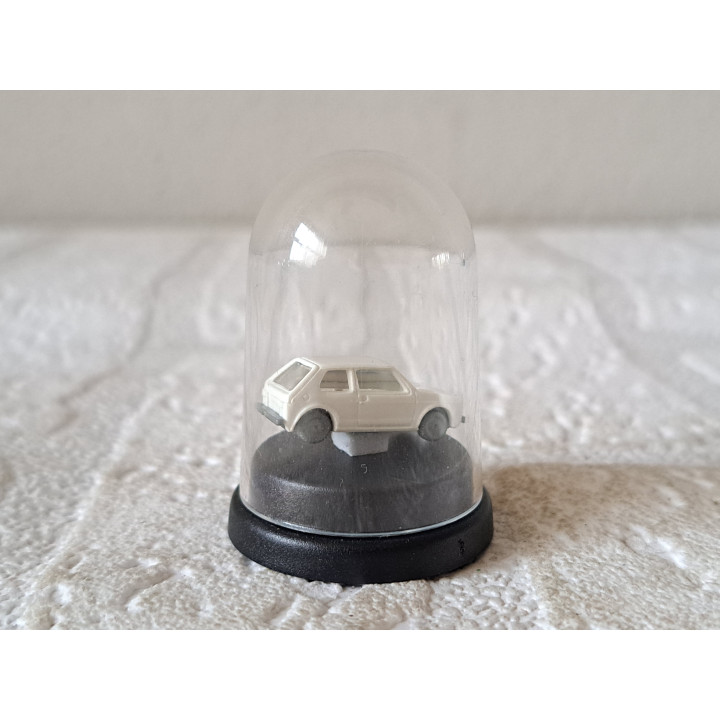 Volkswagen Golf type 1 1:160 in stolpje, kunststof D3xH4.5cm wt - modelauto