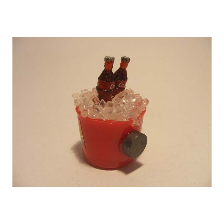 Coca Cola flesjes in koelemmer koelkastmagneet