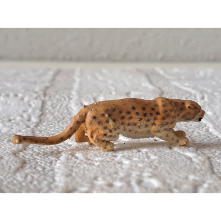 Jachtluipaard, Britains England 1960, rubber 4x1.5x4cm - dierfiguren