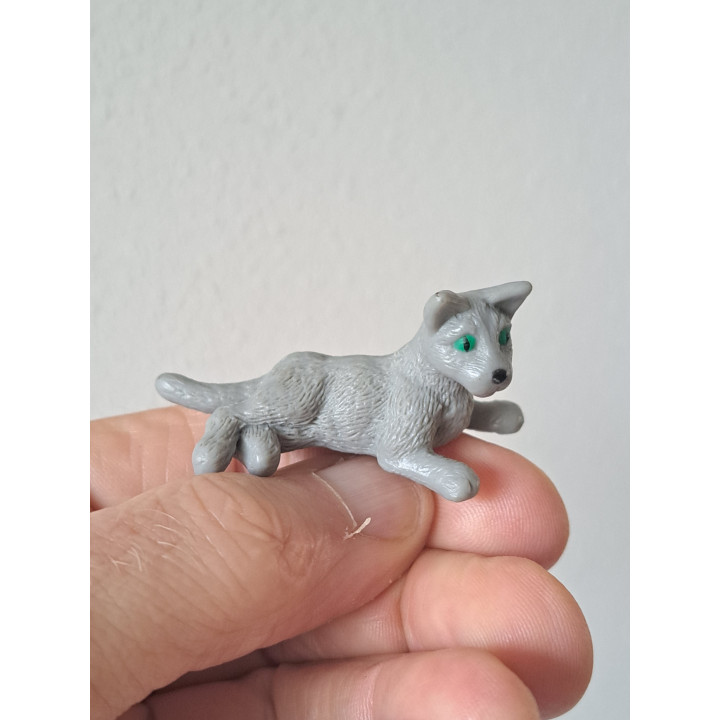 Poes, MEG 1996, rubber 6x2.5x2.5cm