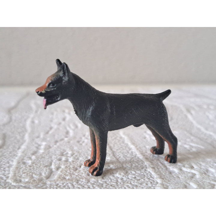 Doberman hond, rubber 5.5x1.5x4cm - dierfiguren