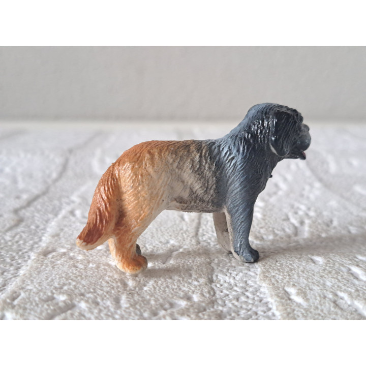 Sint Bernard hond, rubber 5.5x1.5x3.5cm - dierfiguren