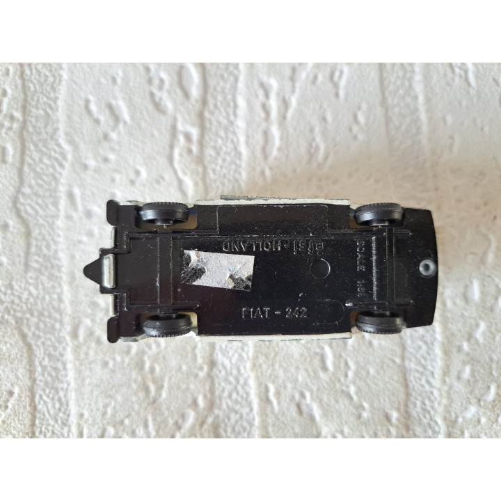 Fiat 242 Slagery Mourik 1:68 Efsi (2) - modelauto