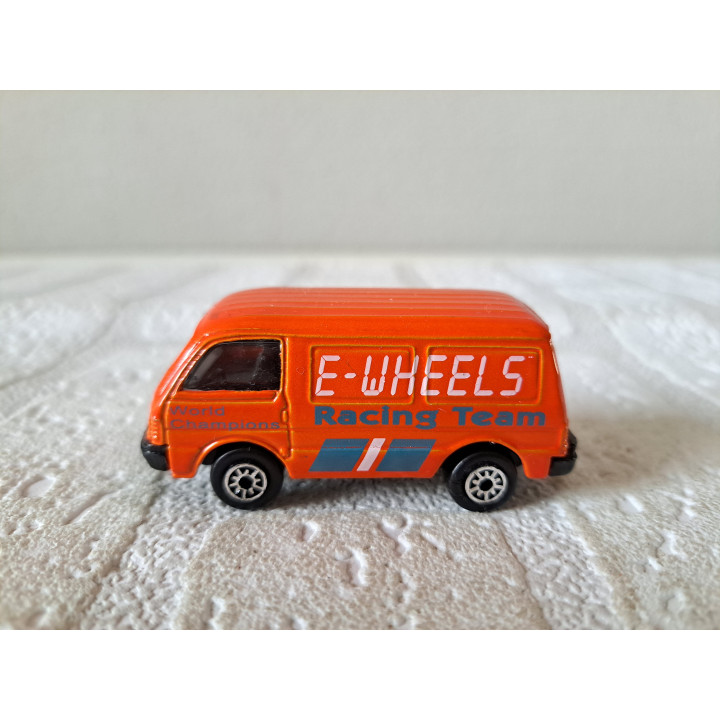 Ford Econovan E-WHEELS racing team 1:64 Maisto - modelauto