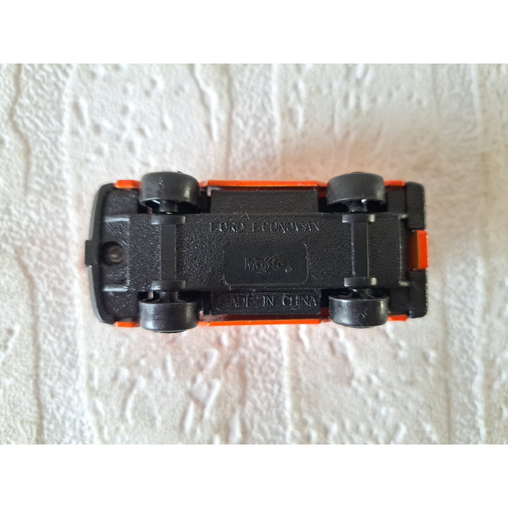 Ford Econovan E-WHEELS racing team 1:64 Maisto - modelauto