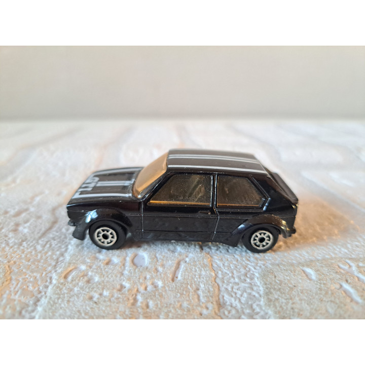Volkswagen Golf MK1 GTI 1:64 Maisto - modelauto