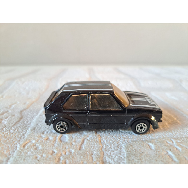 Volkswagen Golf MK1 GTI 1:64 Maisto - modelauto