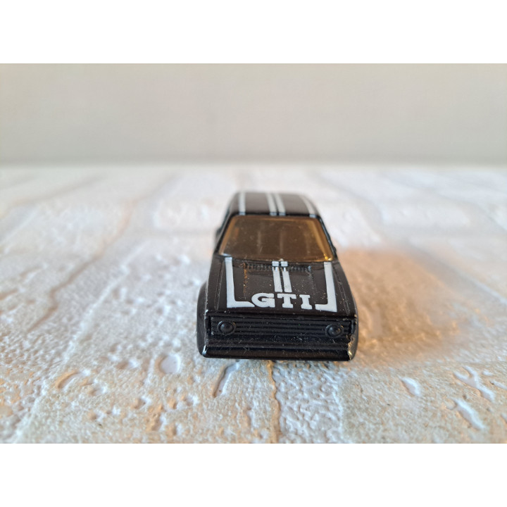 Volkswagen Golf MK1 GTI 1:64 Maisto - modelauto