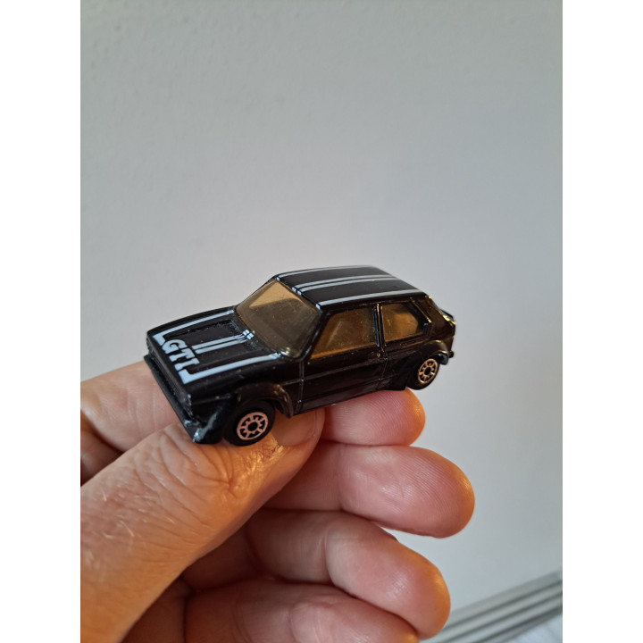 Volkswagen Golf MK1 GTI 1:64 Maisto