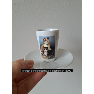 Kop en schotel met poesen tekening, porselein D12.5xH8cm