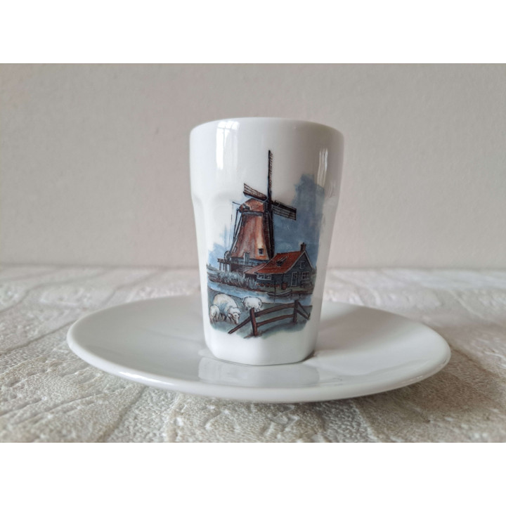 Kop en schotel met molen en schapen, porselein D12.5xH8cm - handgemaakt