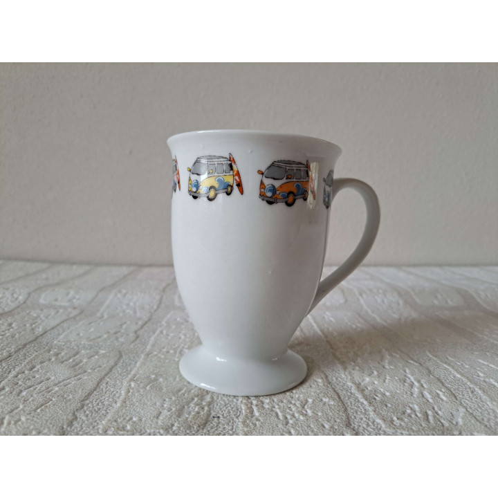 Beker Volkswagen bussen met surfplank, porselein D8.5xH11cm - handgemaakt