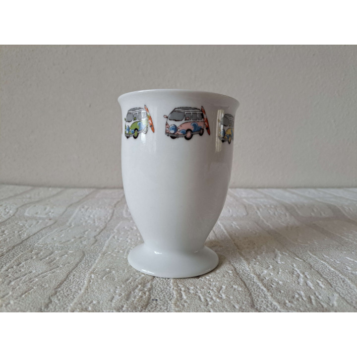 Beker Volkswagen bussen met surfplank, porselein D8.5xH11cm - handgemaakt