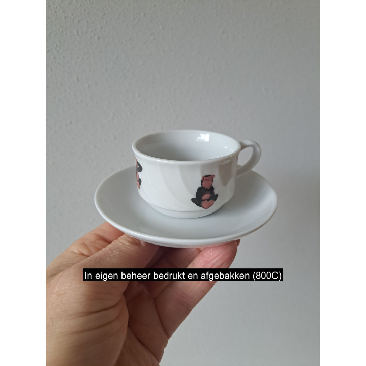 Kop en schotel Horen - zien - zwijgen, porselein D11.5x.H5cm