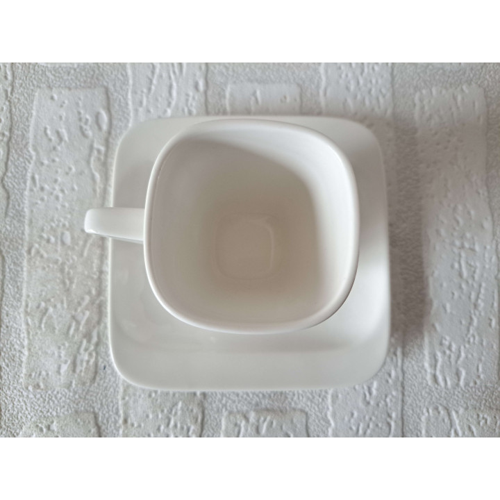 Kop en schotel sprookje Sneeuwwitje, porselein 14x14x8.5cm - handgemaakt