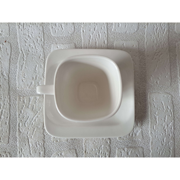 Kop en schotel met paard veulen, porselein 14x14x8.5cm - handgemaakt