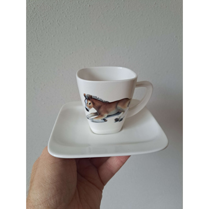 Kop en schotel met paard veulen, porselein 14x14x8.5cm - handgemaakt