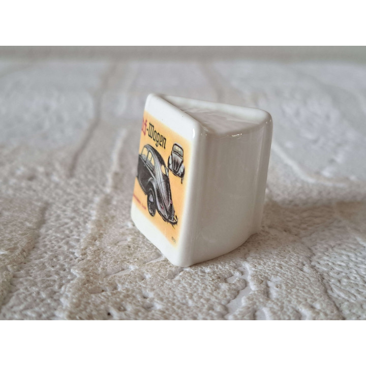 Boekje met Volkswagen kever 1939, porselein 2.5x2.5x2.5cm - handgemaakt