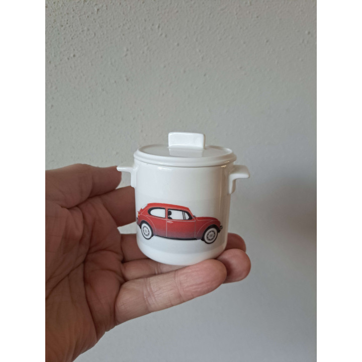 Suikerpotje met Volkswagen kever oldtimer, porselein D7xH8cm - handgemaakt
