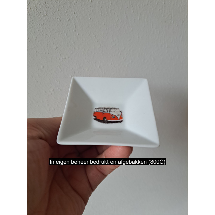 Amuse schaaltje met rode Volkswagen bus 8x8x2.5cm