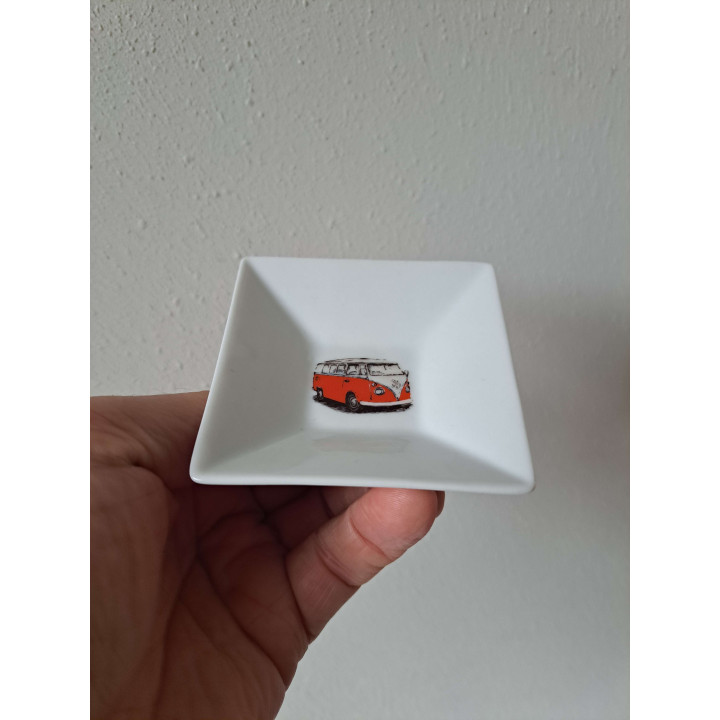 Amuse schaaltje met rode Volkswagen bus 8x8x2.5cm - handgemaakt