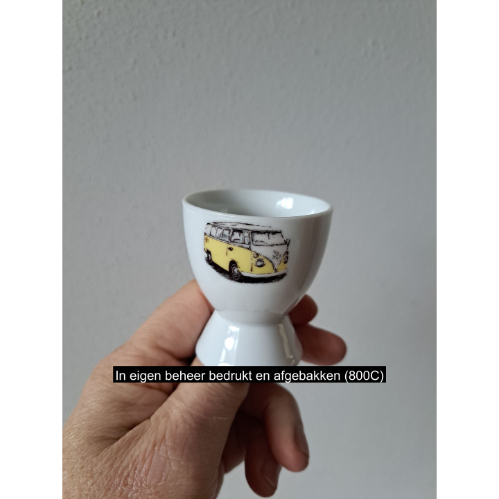 Eierdopje met gele Volkswagen bus, porselein D4.5xH6cm