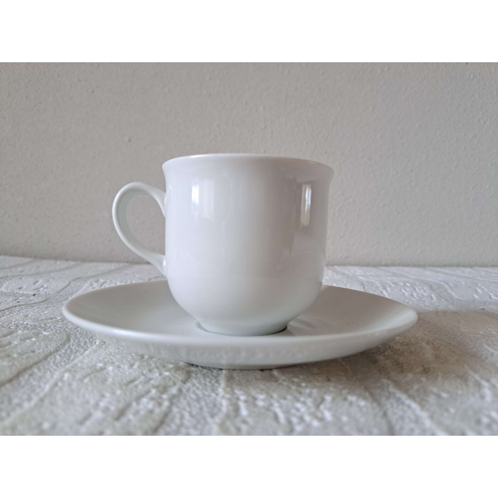 Kop en schotel met Volkswagen kever, porselein D13.5xH7.5cm - handgemaakt