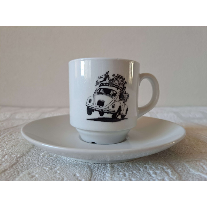 Kop en schotel met Volkswagen kever, porselein D14xH8cm - handgemaakt