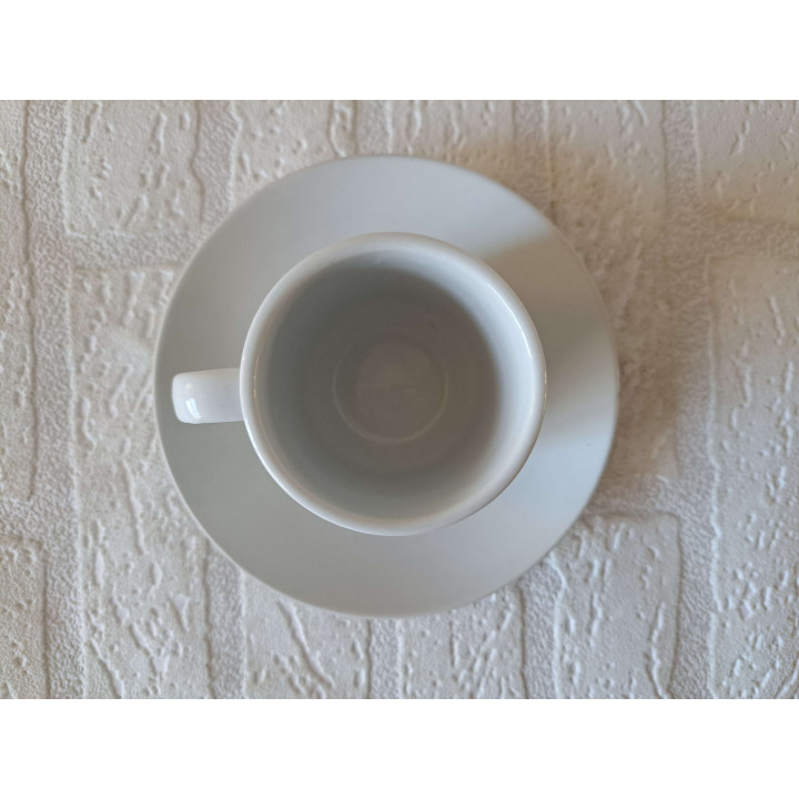 Kop en schotel met Volkswagen kever, porselein D14xH8cm - handgemaakt