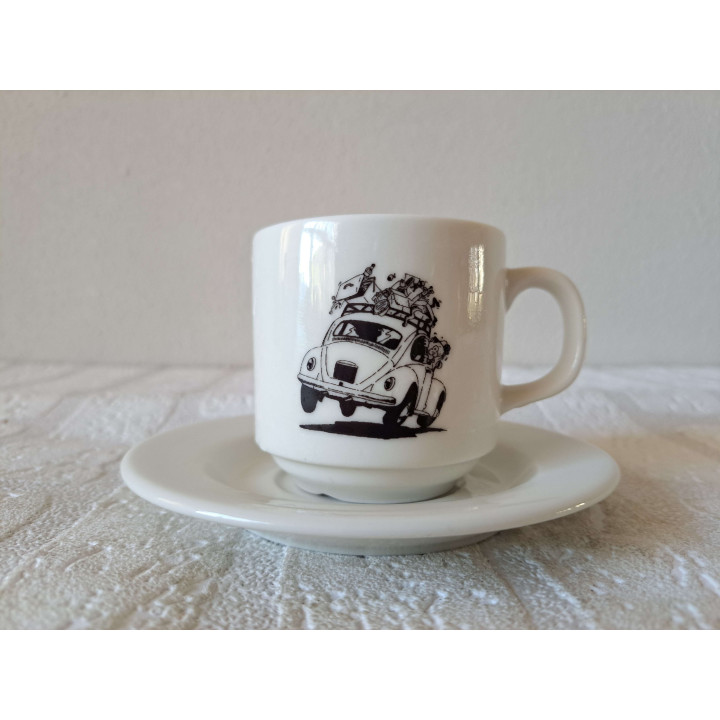 Kop en schotel met Volkswagen kever, porselein D13xH8cm - handgemaakt