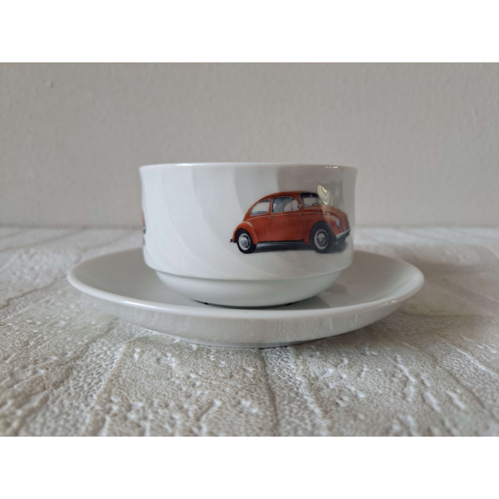 Kop en schotel Volkswagen kever, porselein D14.5xH6cm - handgemaakt