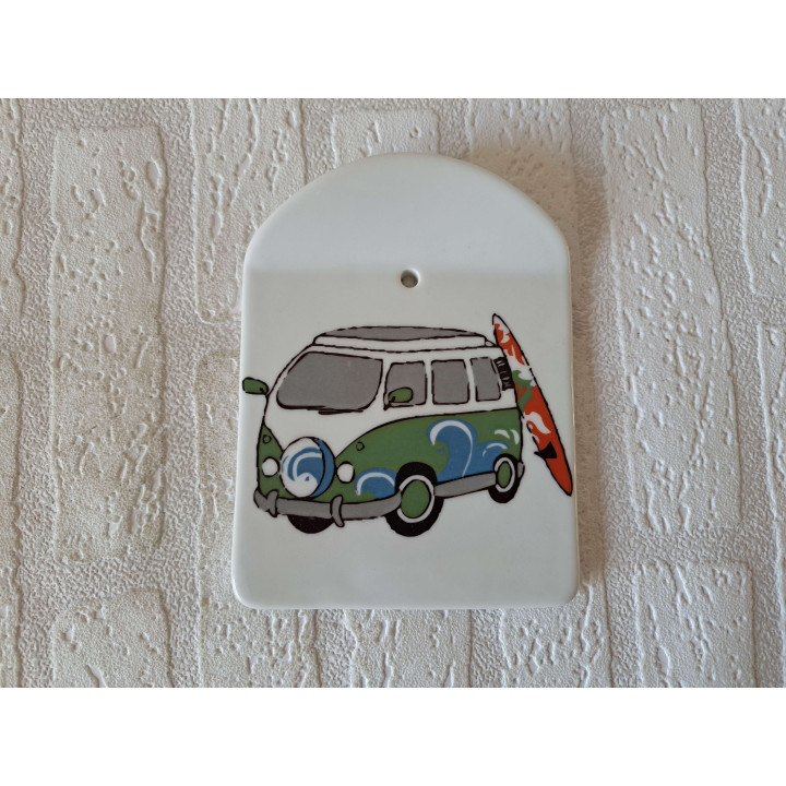 Kaasplank Volkswagen met surfplank, porselein 12.5x16cm gn - handgemaakt