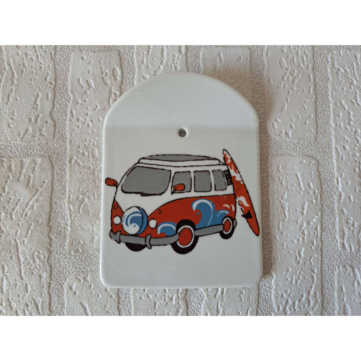 Kaasplank Volkswagen met surfplank, porselein 12.5x16cm rn - handgemaakt