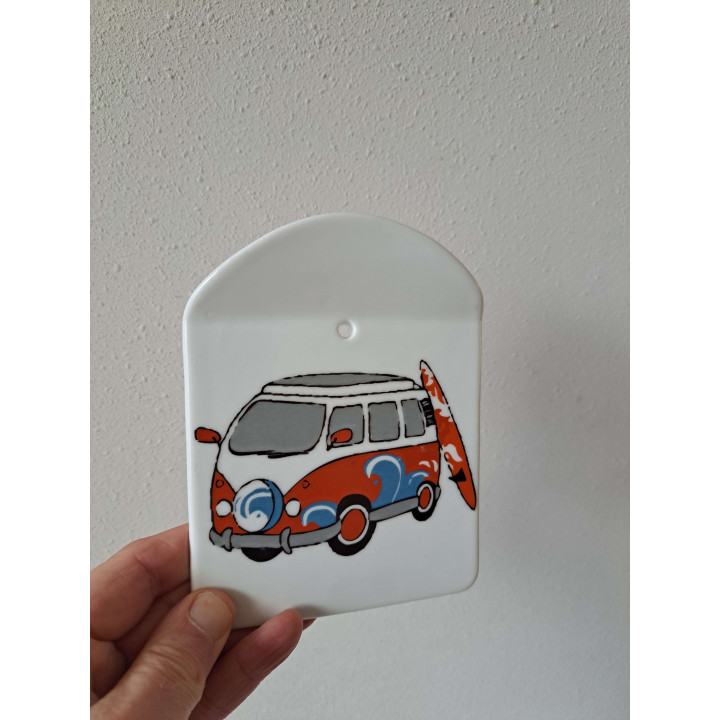 Kaasplank Volkswagen met surfplank, porselein 12.5x16cm rn - handgemaakt