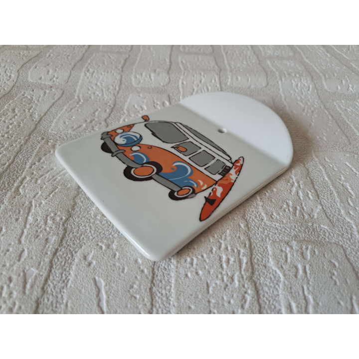 Kaasplank Volkswagen met surfplank, porselein 12.5x16cm oe - handgemaakt