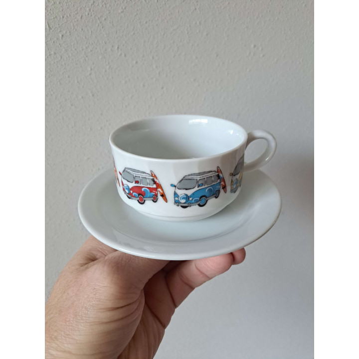 Kop en schotel Volkswagen bussen, porselein D14.5xH6cm - handgemaakt