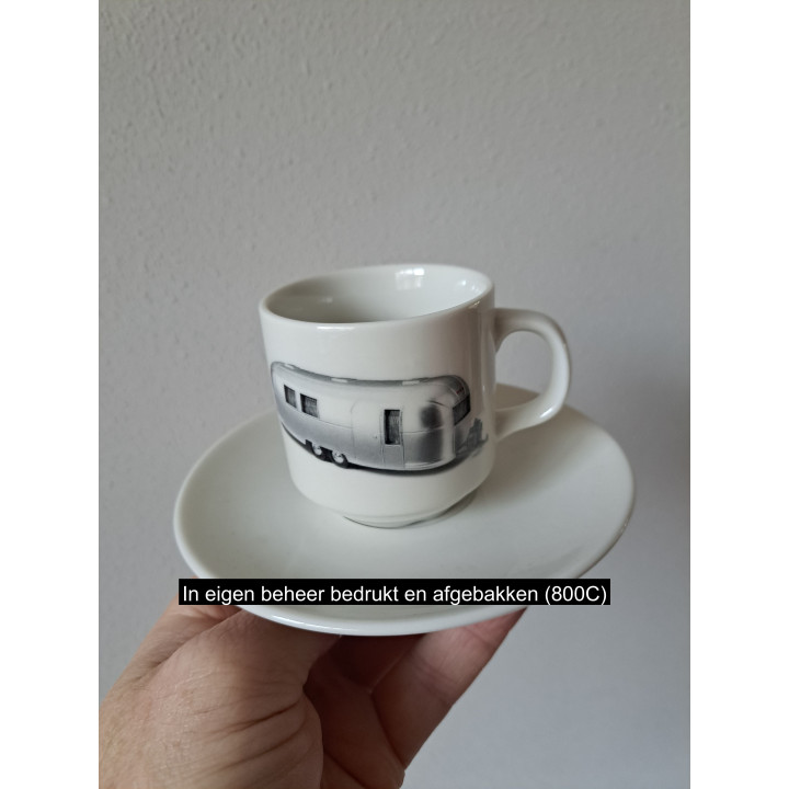 Kop en schotel met Airstream caravan, porselein D14xH8cm