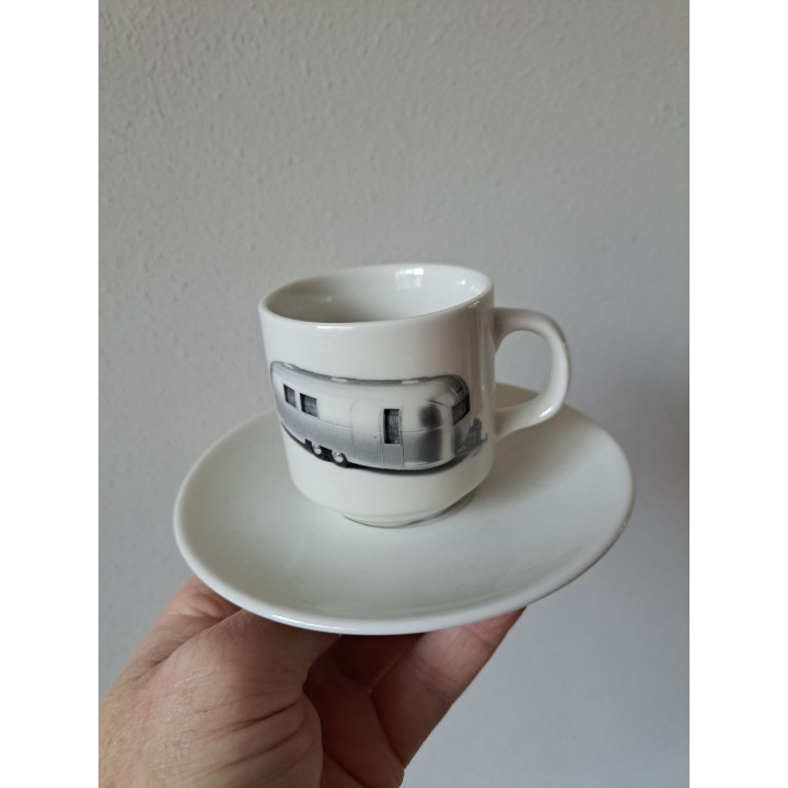 Kop en schotel 112 Daar red je levens mee, porselein D14xH8cm - handgemaakt