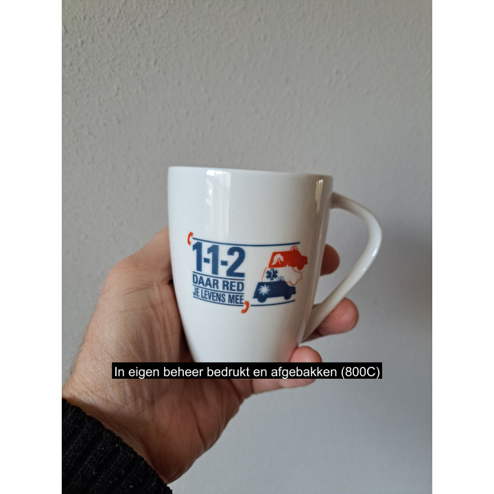 Mok beker met 112 Daar red je levens mee, Porselein D8xH10cm
