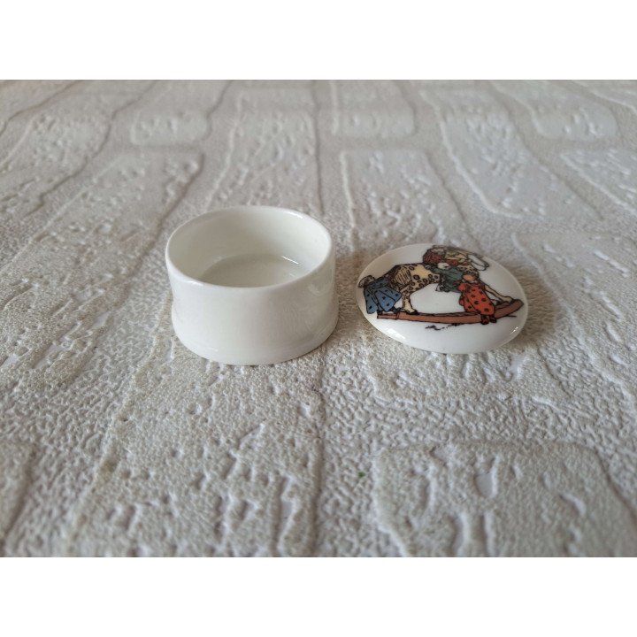 Pillendoosje met hobbelpaard en kinderen, porselein D4.5xH2.5cm - handgemaakt