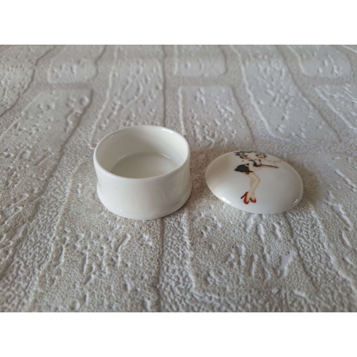 Pillendoosje met Betty Boop tekenfilm, porselein D4.5xH2.5cm - handgemaakt