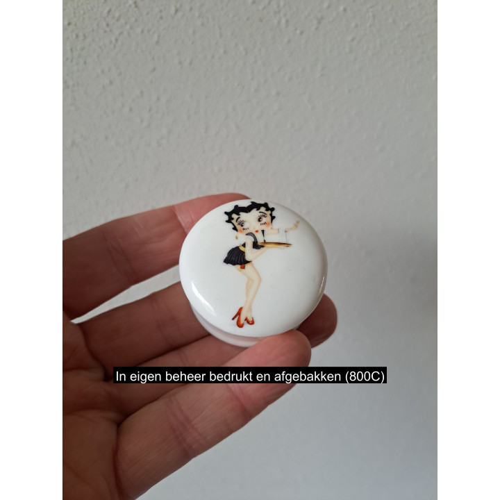 Pillendoosje met Betty Boop tekenfilm, porselein D4.5xH2.5cm